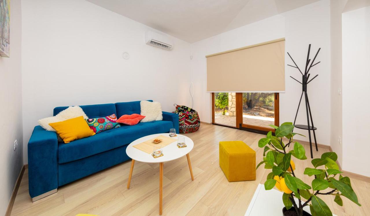 Al Pino Blue Property Premantura Exterior photo