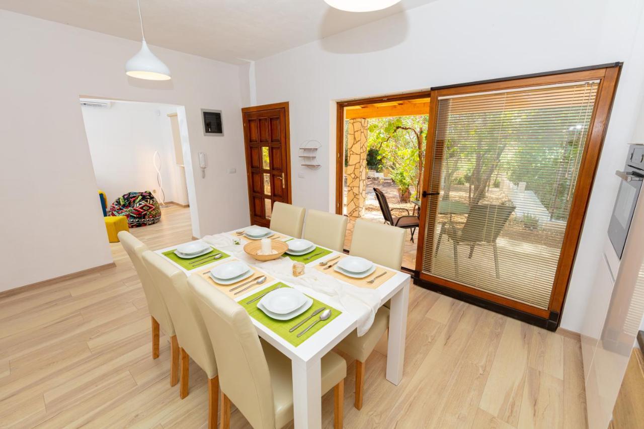 Al Pino Blue Property Premantura Exterior photo