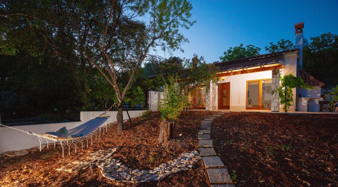 Al Pino Blue Property Premantura Exterior photo