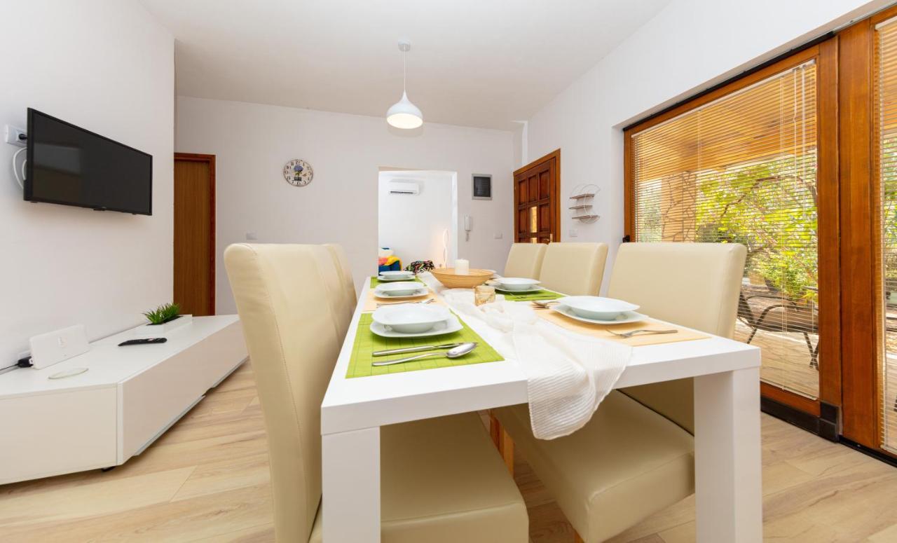 Al Pino Blue Property Premantura Exterior photo
