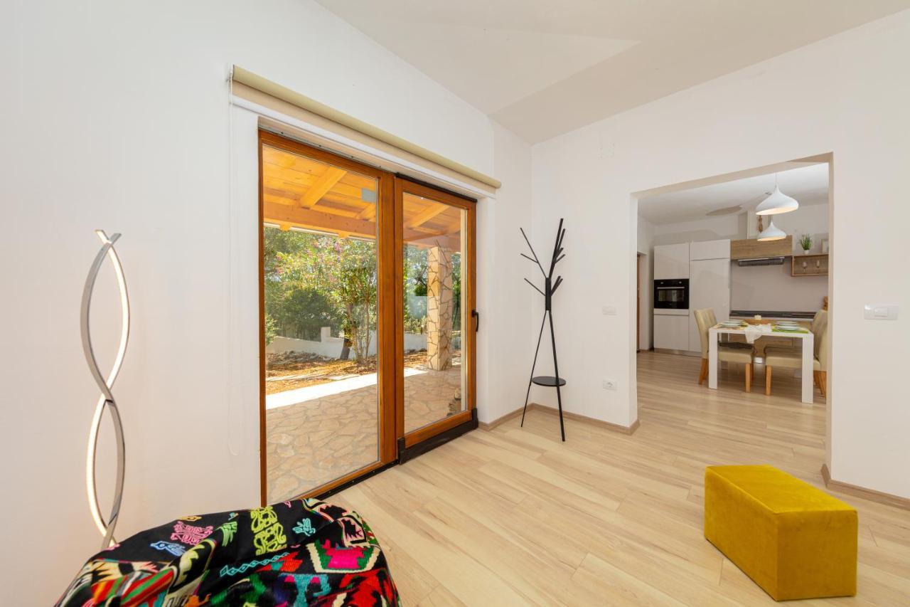 Al Pino Blue Property Premantura Exterior photo