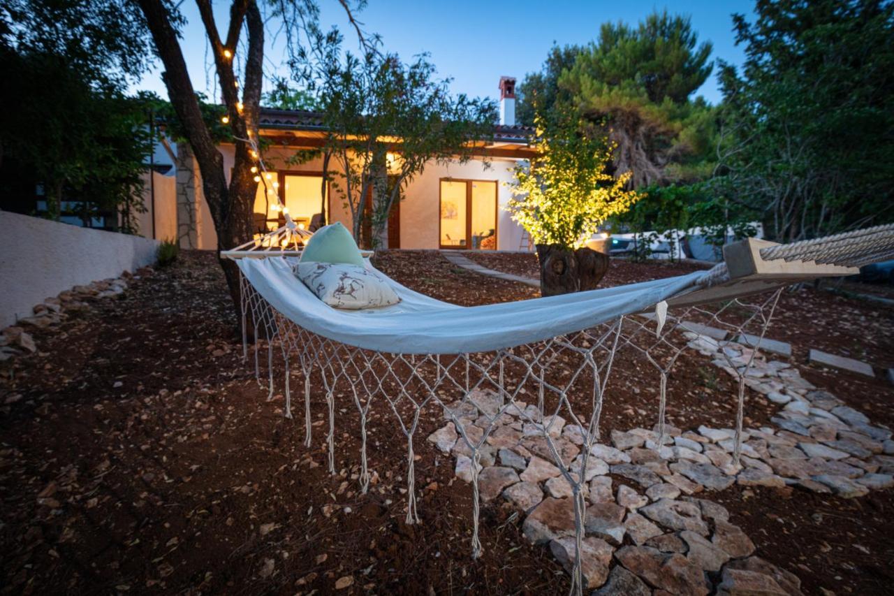 Al Pino Blue Property Premantura Exterior photo