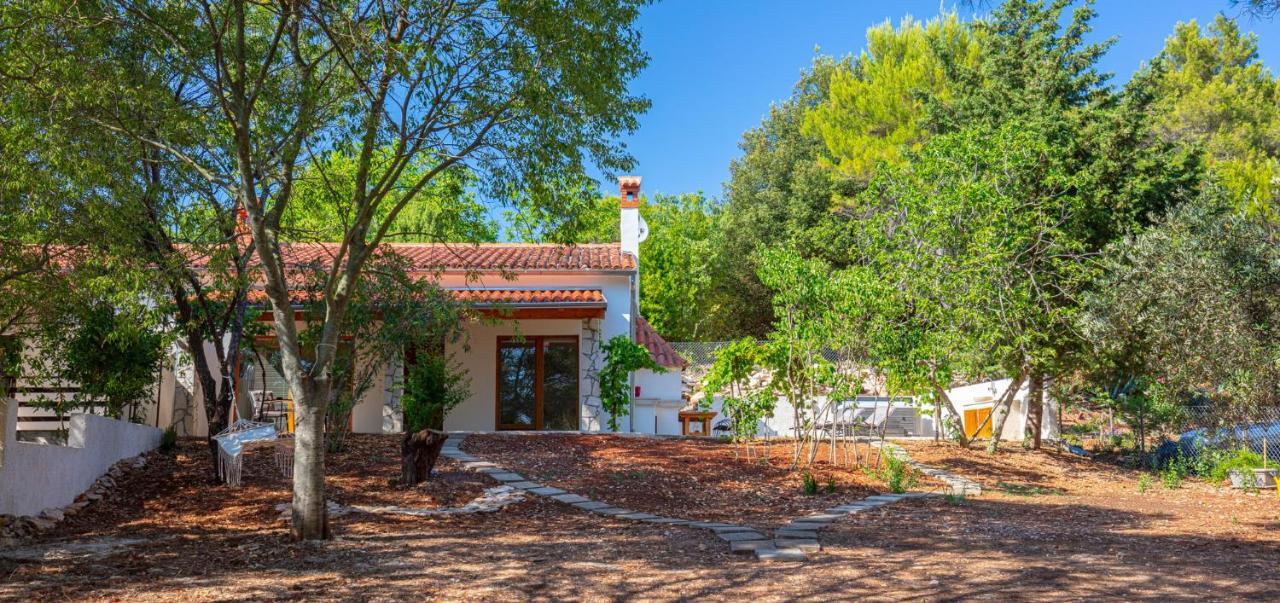 Al Pino Blue Property Premantura Exterior photo